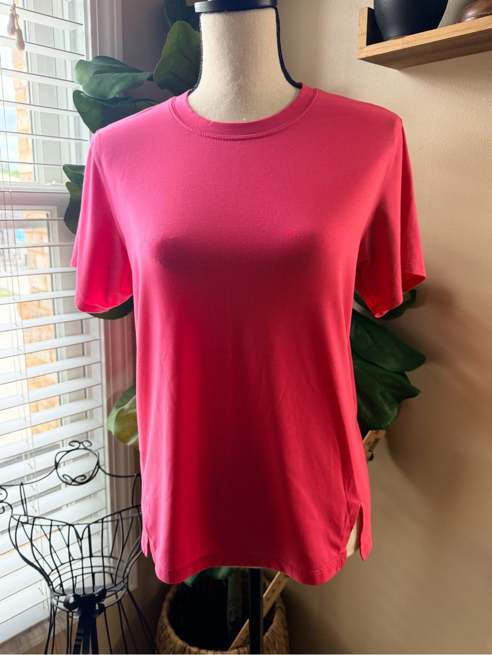 lululemon athletica Short Sleeve Crew Tee in Vibrant Pink